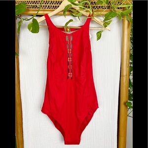 AMORESSA by MIRACLESUIT. YOU ONLY LIVE TWICE‎ SONDER  RED​​​​​